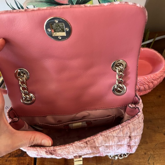 Kate Spade Quilted Pink Velvet Shoulder Bag with Adjustable Straps NWOT - Picture 6 of 7